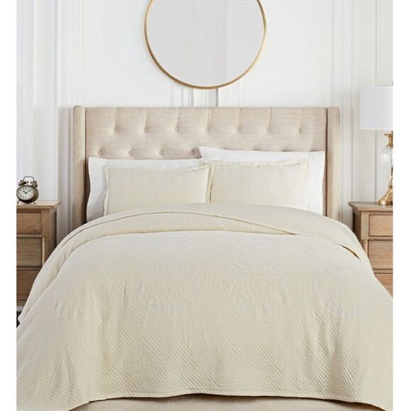 Waverly Matelasse Oversized Lightweight Medallion 2 Piece Quilt/Bedspread Set, - Picture 1 of 5